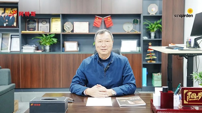 “對大型電化學(xué)儲能技術(shù)與產(chǎn)品，一定要有敬畏之心” ——阿特斯高級副總裁張光春專訪